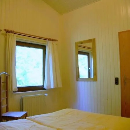 6 Personen Mit Zwei Toiletten Und Carport In Zweiter Reihe Zum Deich In Feriehus