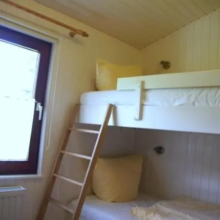 Holiday home 6 Personen Mit Zwei Toiletten Und Carport In Zweiter Reihe Zum Deich In
