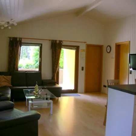 Prázdninový dům 6 Personen Mit Zwei Toiletten Und Carport In Zweiter Reihe Zum Deich In