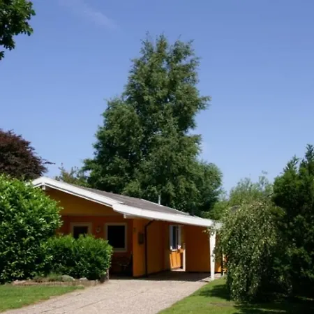 6 Personen Mit Zwei Toiletten Und Carport In Zweiter Reihe Zum Deich In * Otterndorf