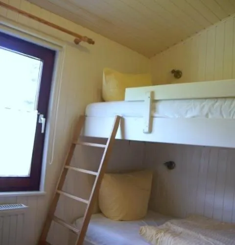 6 Personen Mit Zwei Toiletten Und Carport In Zweiter Reihe Zum Deich In 奥滕多夫