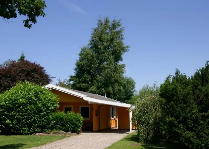 6 Personen Mit Zwei Toiletten Und Carport In Zweiter Reihe Zum Deich In * 奥滕多夫